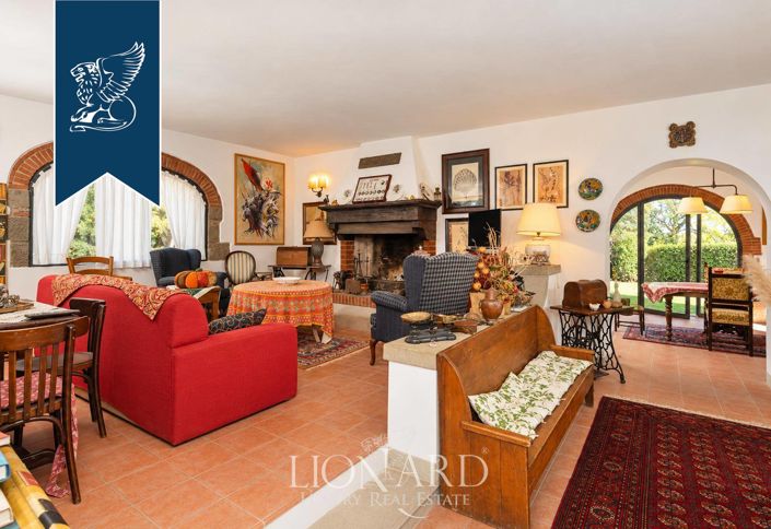 Image No.10-4 Bed Villa for sale