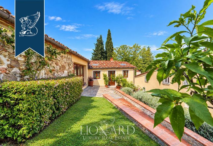 Image No.10-8 Bed Villa for sale