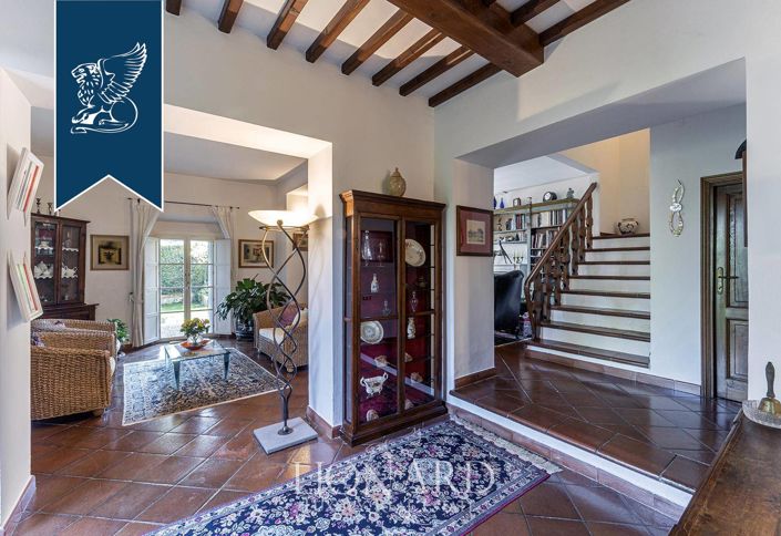 Image No.20-8 Bed Villa for sale