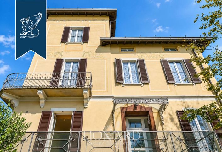 Image No.4-7 Bed Villa for sale