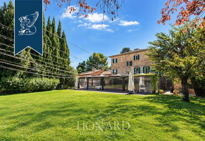Image No.3-8 Bed Villa for sale