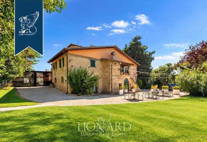 Image No.7-8 Bed Villa for sale