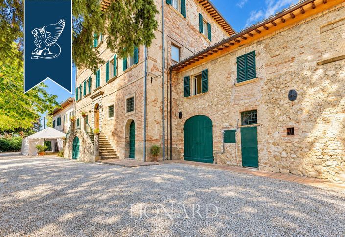 Image No.8-8 Bed Villa for sale