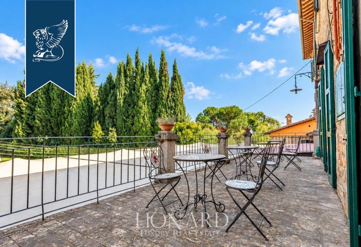 Image No.9-8 Bed Villa for sale