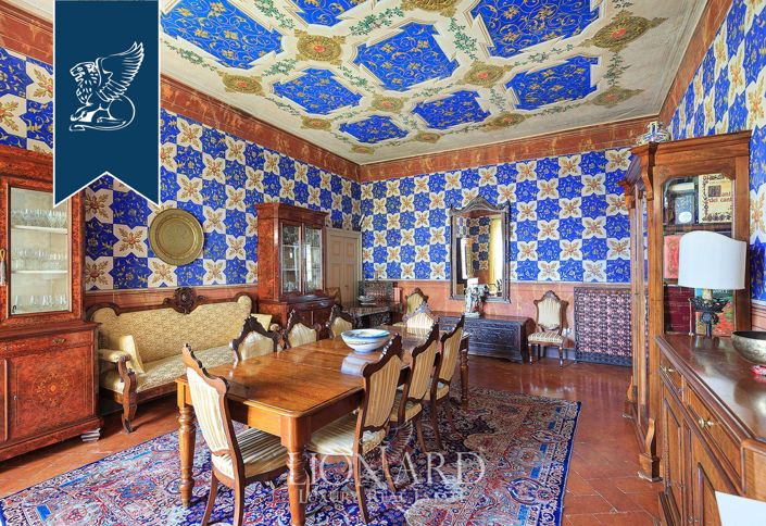 Image No.20-5 Bed Villa for sale