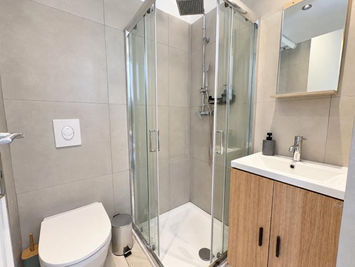 Image No.22-2 Bed Apartment for sale