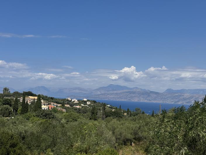 Image No.18-6 Bed Apartment for sale