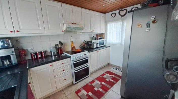 Image No.10-2 Bed House for sale