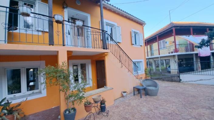 Image No.1-2 Bed House for sale