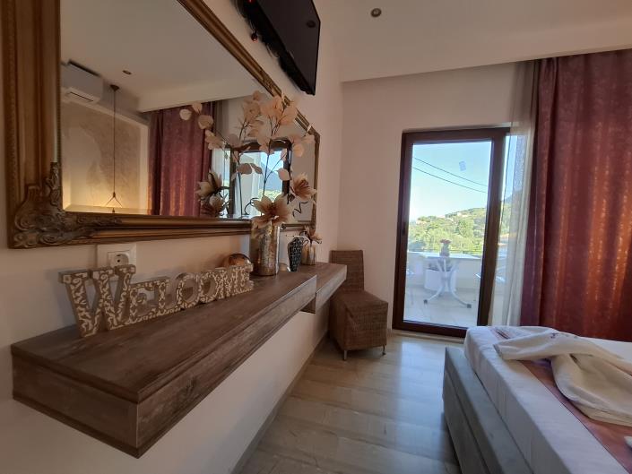 Image No.40-7 Bed House for sale