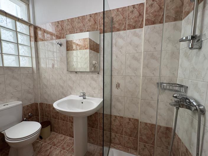 Image No.30-35 Bed House for sale