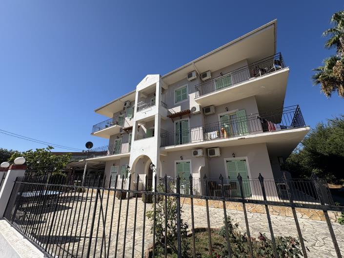 Image No.12-35 Bed House for sale