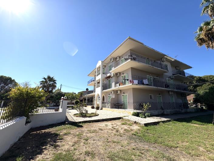 Image No.22-35 Bed House for sale