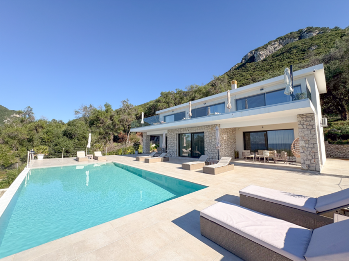 Image No.2-4 Bed Villa for sale