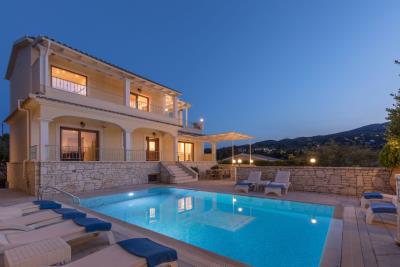7--Christos-38