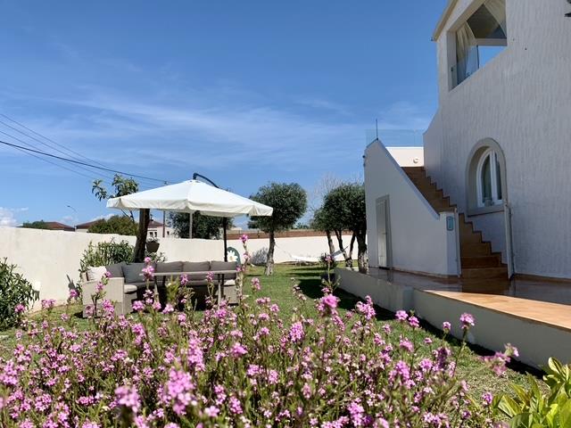 Image No.10-6 Bed Villa for sale