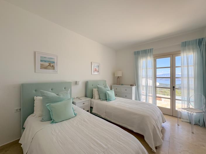 Image No.48-4 Bed Villa for sale