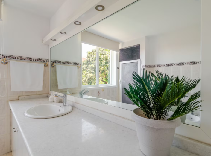 Image No.20-5 Bed Villa for sale