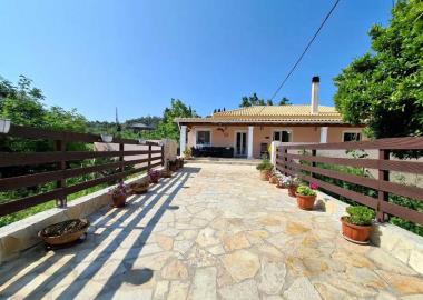 Charming-Renovated-Home-Just-Steps-from-the-Beach--The-Cwtch--Astrekeri--North-Corfu--2-