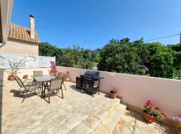 Charming-Renovated-Home-Just-Steps-from-the-Beach--The-Cwtch--Astrekeri--North-Corfu--5-