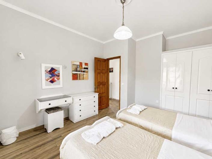 Image No.43-4 Bed Villa for sale