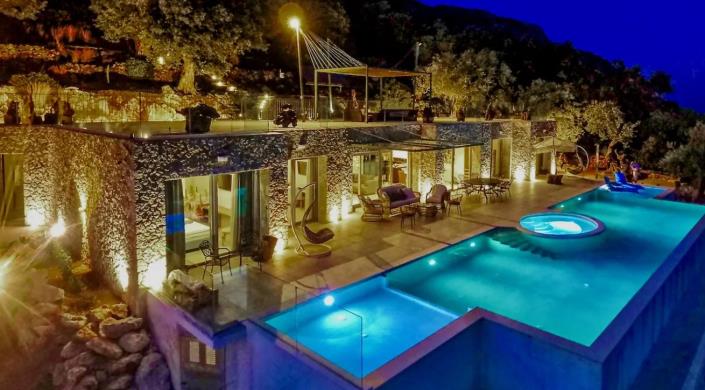 Image No.8-6 Bed Villa for sale