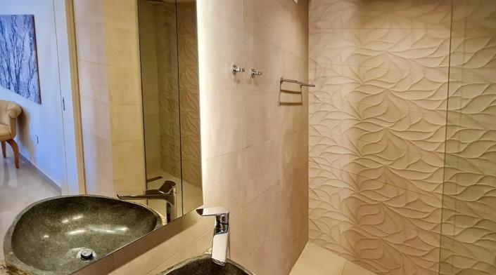 Image No.57-6 Bed Villa for sale