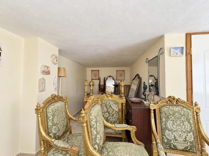 Image No.12-3 Bed House for sale