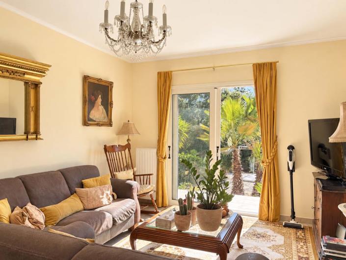 Image No.19-3 Bed House for sale