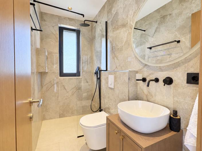 Image No.42-4 Bed Villa / Detached for sale