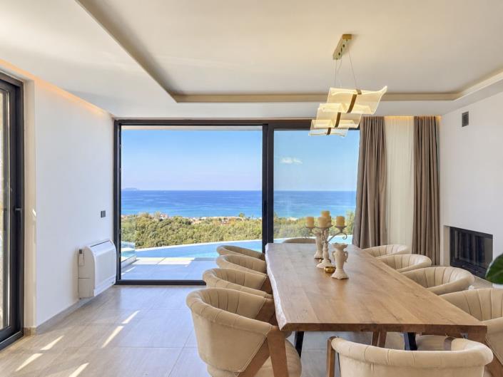 Image No.29-4 Bed Villa / Detached for sale