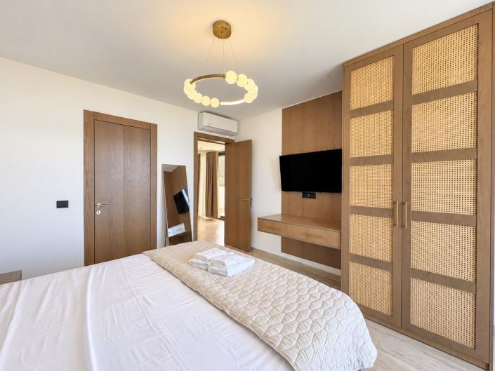 Image No.35-4 Bed Villa / Detached for sale