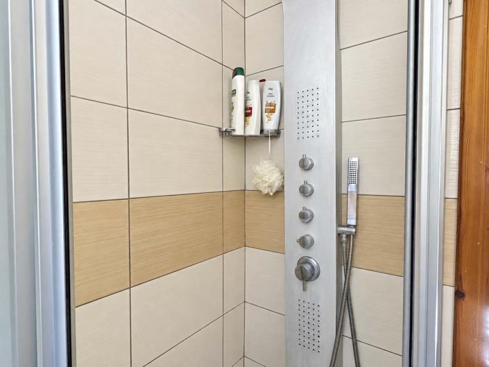Image No.42-3 Bed House for sale