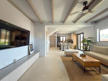 Fully-Renovated-3-Bedroom-Residence-with-Solar-Power--Private-Parking---Spacious-Terraces--Corfu----645-000--17-