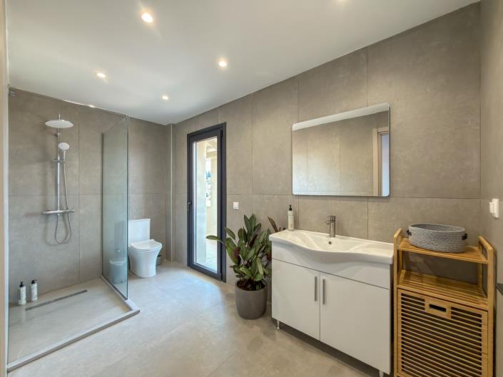 Image No.46-3 Bed Maisonette for sale