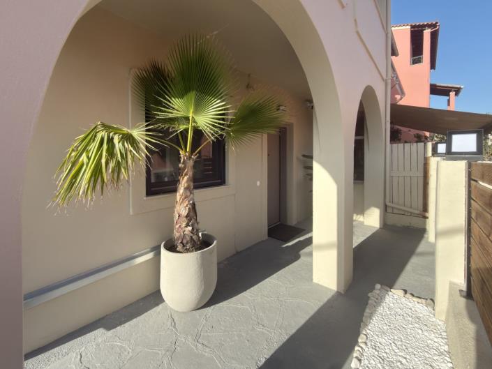 Image No.8-3 Bed Maisonette for sale