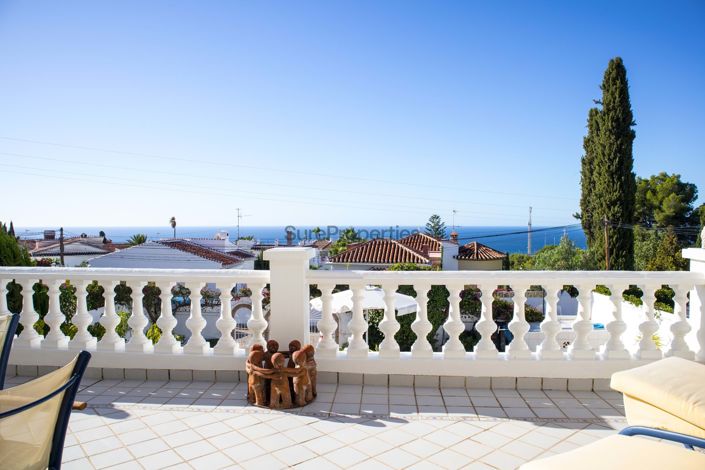 Image No.1-3 Bed Villa for sale