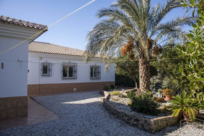 Image No.1-3 Bed Country House for sale