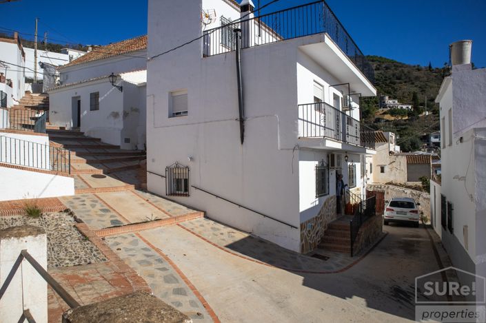 Image No.1-3 Bed Townhouse for sale