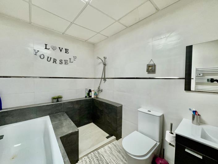 Image No.31-3 Bed Duplex for sale