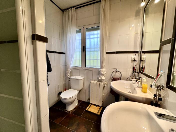 Image No.18-3 Bed Chalet for sale