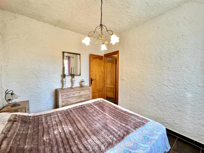 Image No.27-3 Bed Chalet for sale