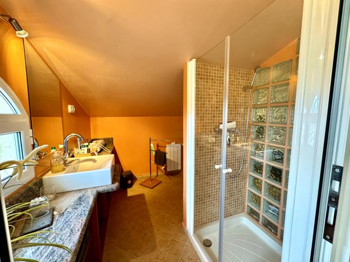 Image No.38-3 Bed Chalet for sale