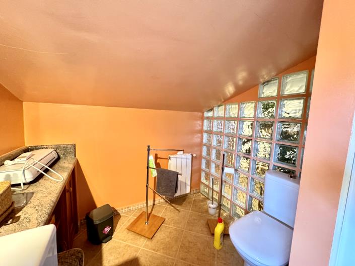 Image No.39-3 Bed Chalet for sale