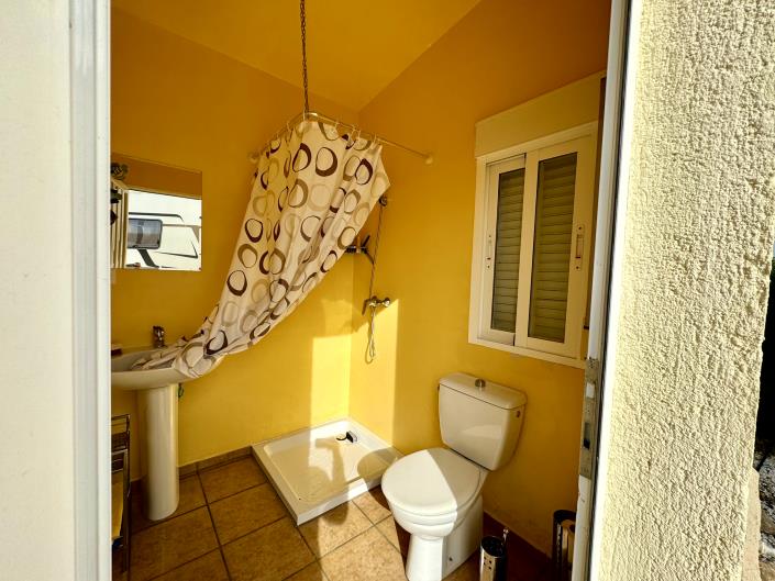 Image No.54-3 Bed Chalet for sale