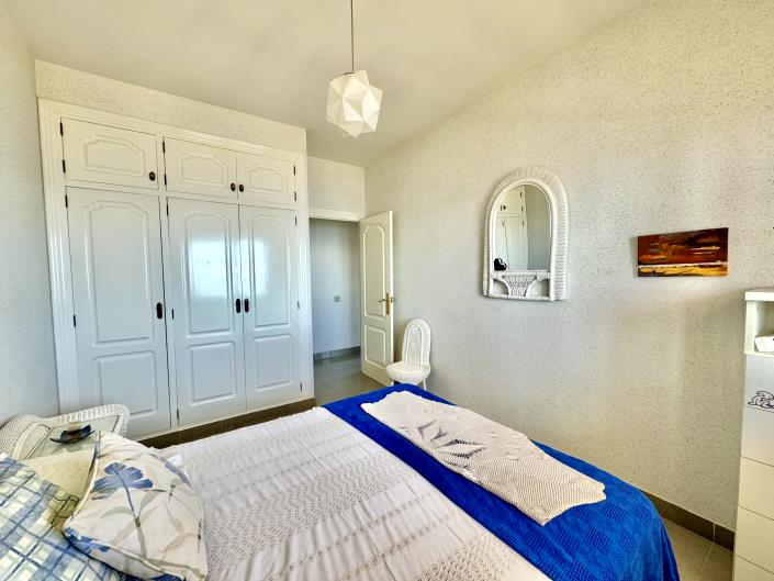 Image No.15-3 Bed House for sale