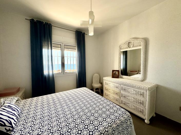 Image No.17-3 Bed House for sale