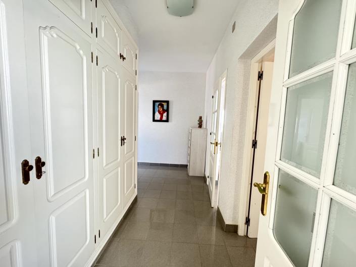 Image No.24-3 Bed House for sale