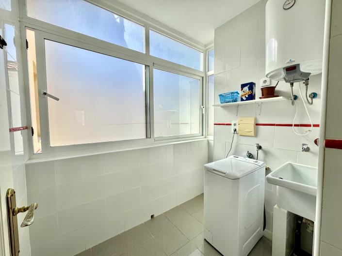 Image No.29-3 Bed House for sale