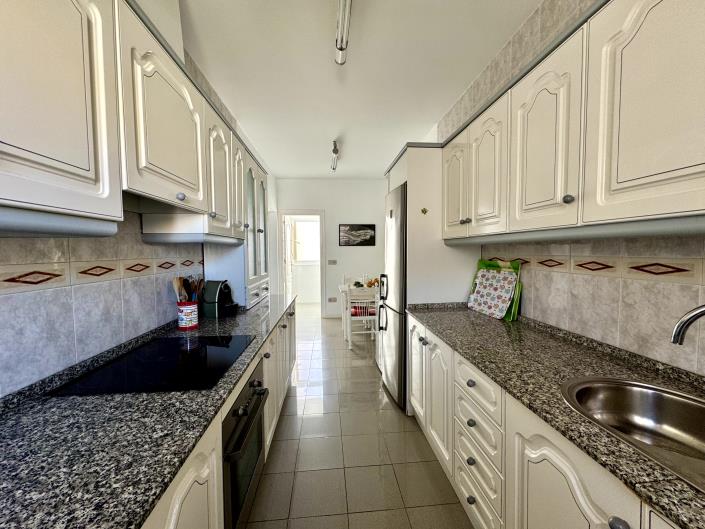 Image No.12-3 Bed House for sale